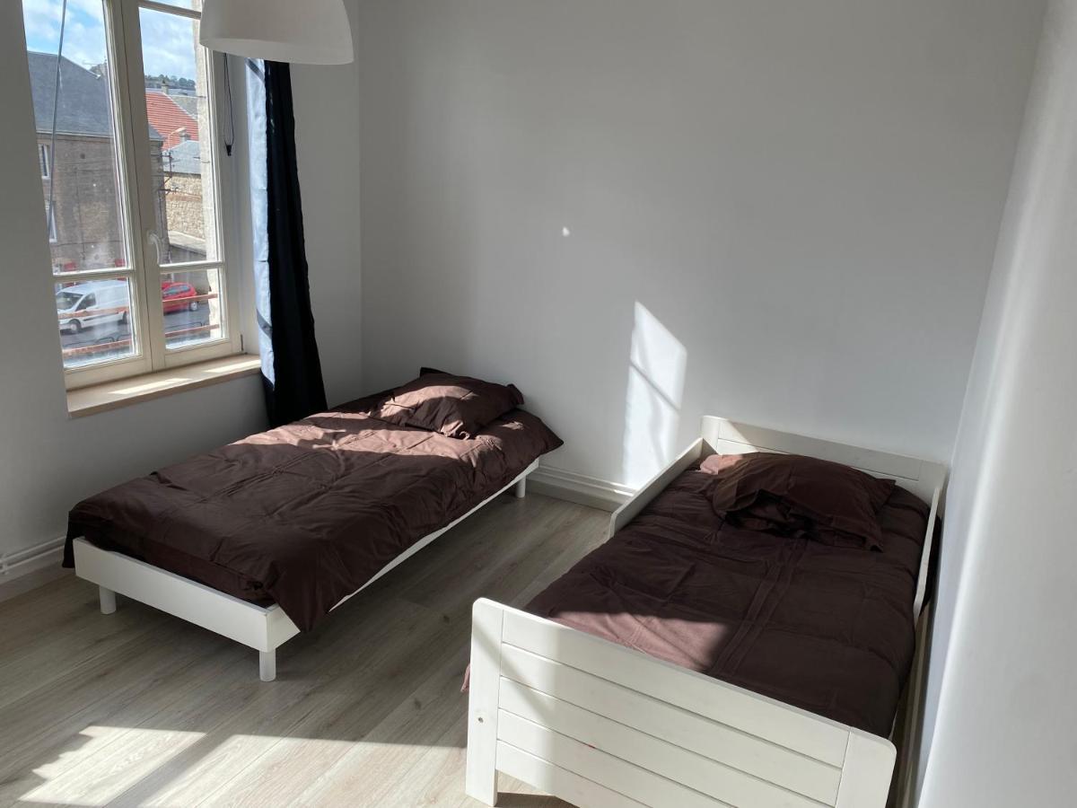 Joli Appartement Avec Parking Gratuit Sur Place Живе Екстериор снимка