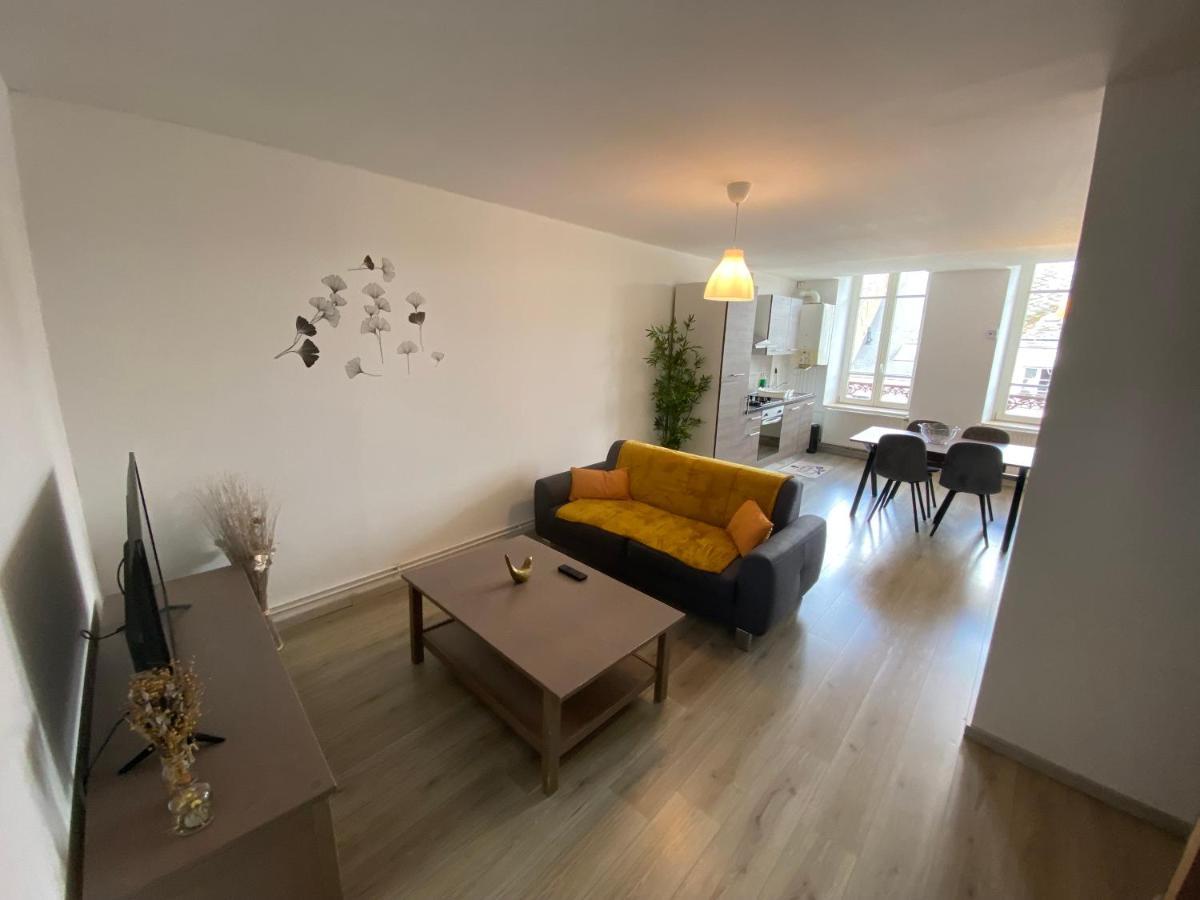 Joli Appartement Avec Parking Gratuit Sur Place Живе Екстериор снимка